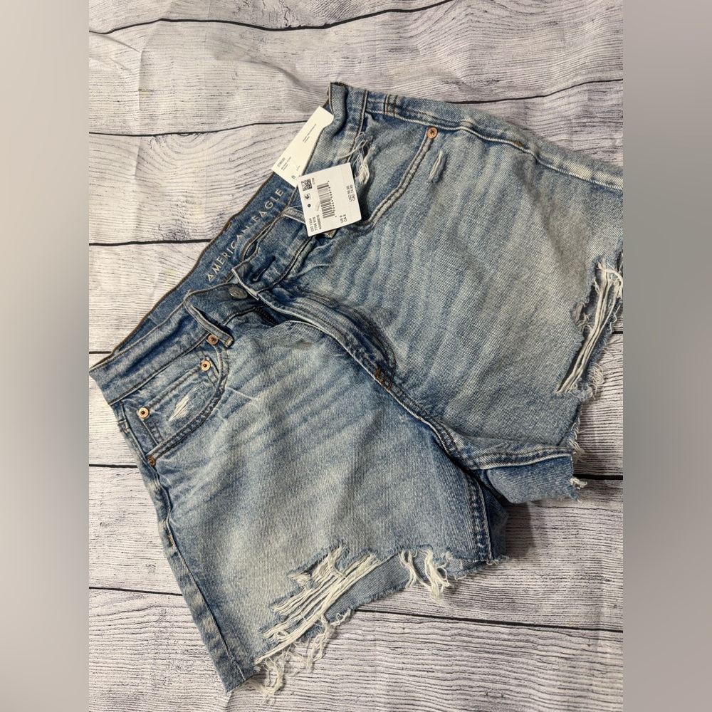 American Eagle Relaxed Cut Off Shorts NWT